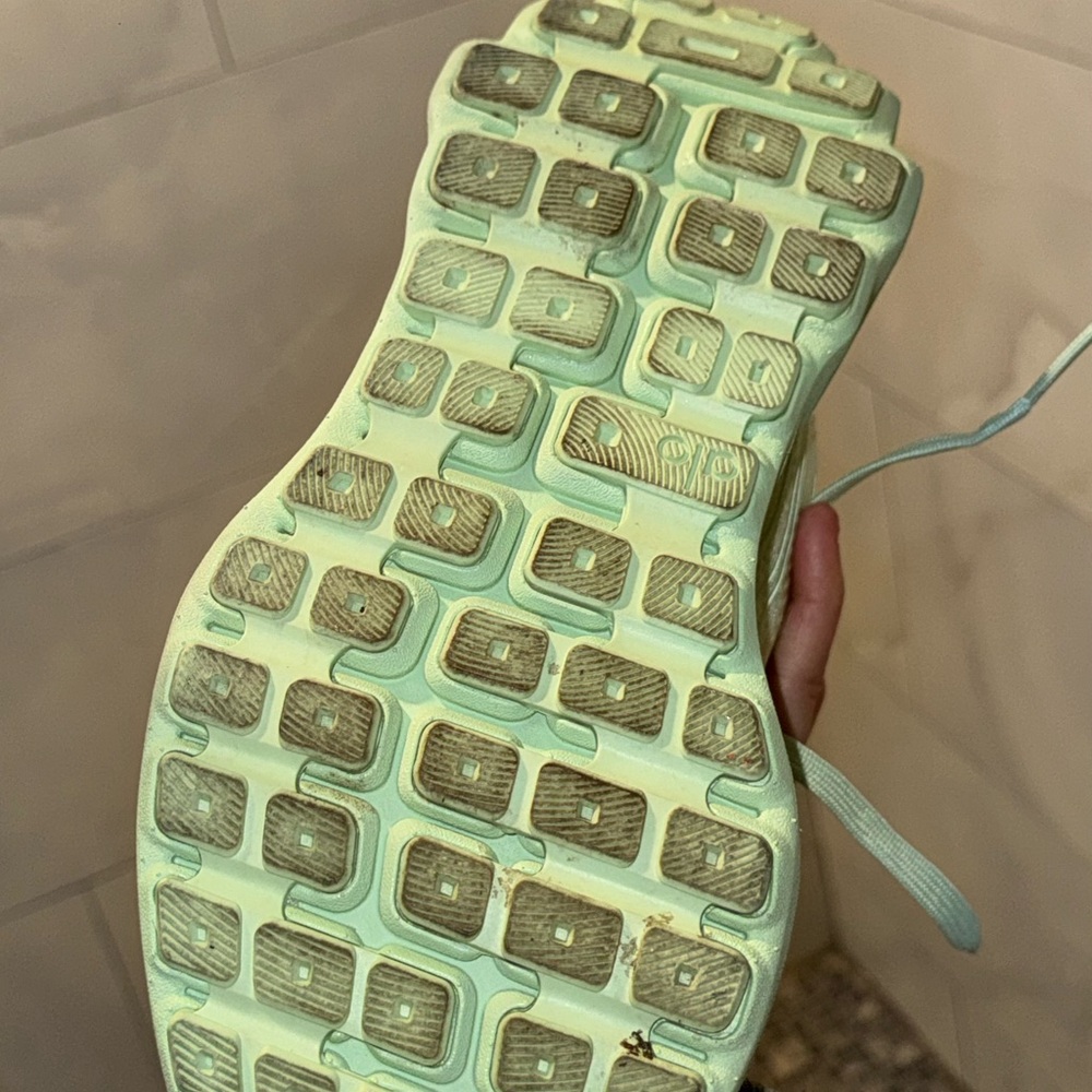 ALO Yoga Mint Green Lightweight Training Sneaker - Picture 5 of 6